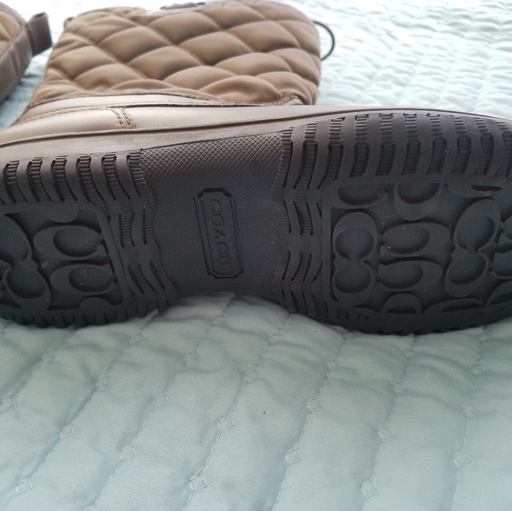 New! Extra warm Coach Snow Boots, size 6.5M - Picture 4 of 7